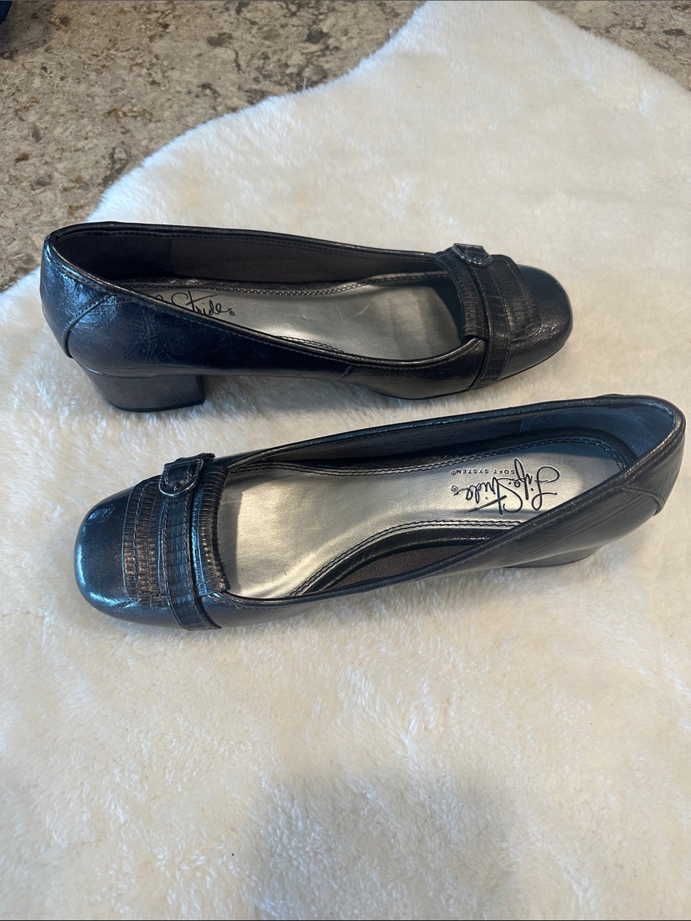 Lifestride pumps